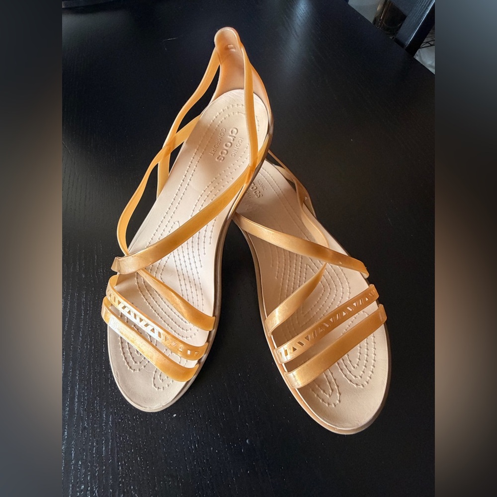 CROCS Women’s Strappy Sandals in Metallic Tan